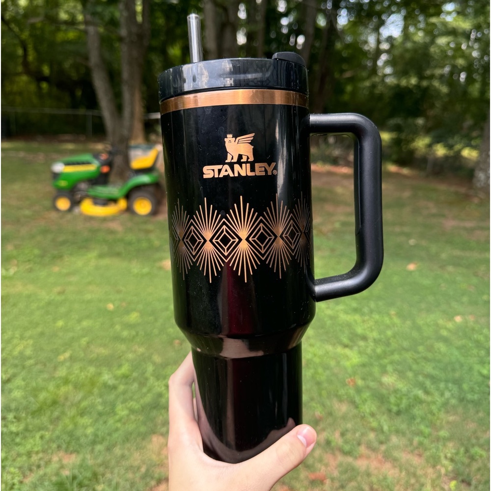 RARE  LIMITED EDITION Holiday 40oz Stanley Cup